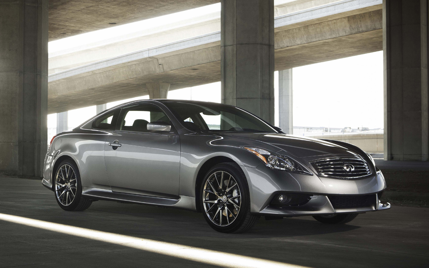 2011 Infiniti G37 IPL Coupe - Free Widescreen Wallpaper / Desktop