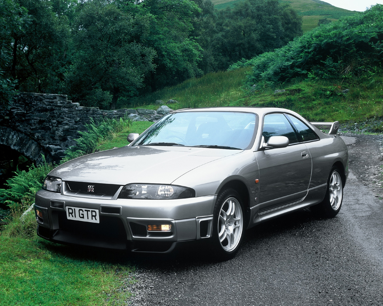 R33 Nissan Skyline GTR - Free 1280x1024 Wallpaper / Desktop Background